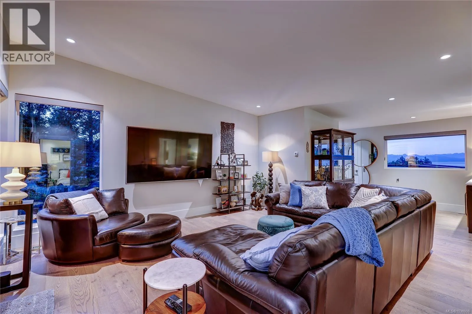 3450 Dolphin Dr