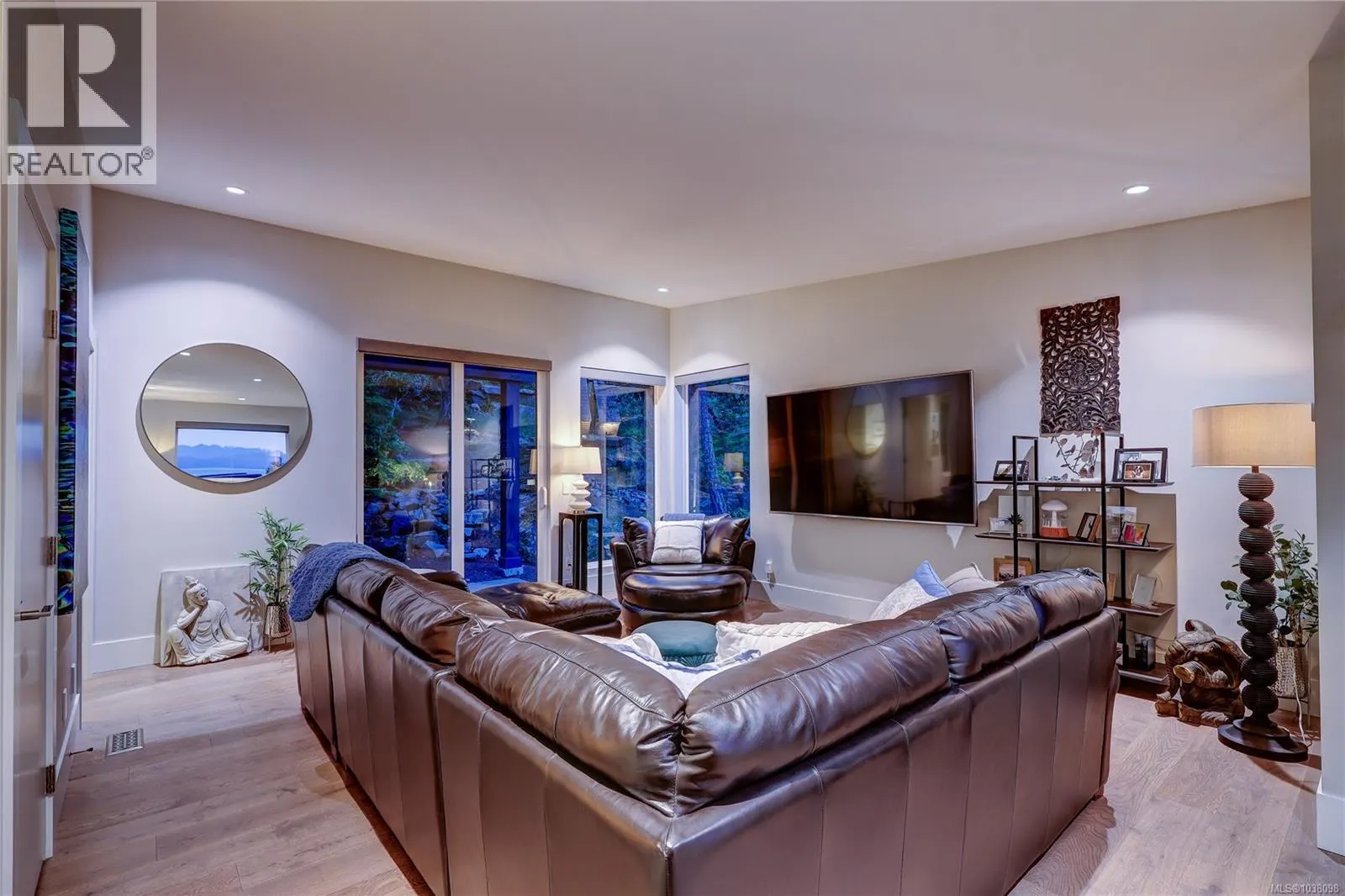 3450 Dolphin Dr