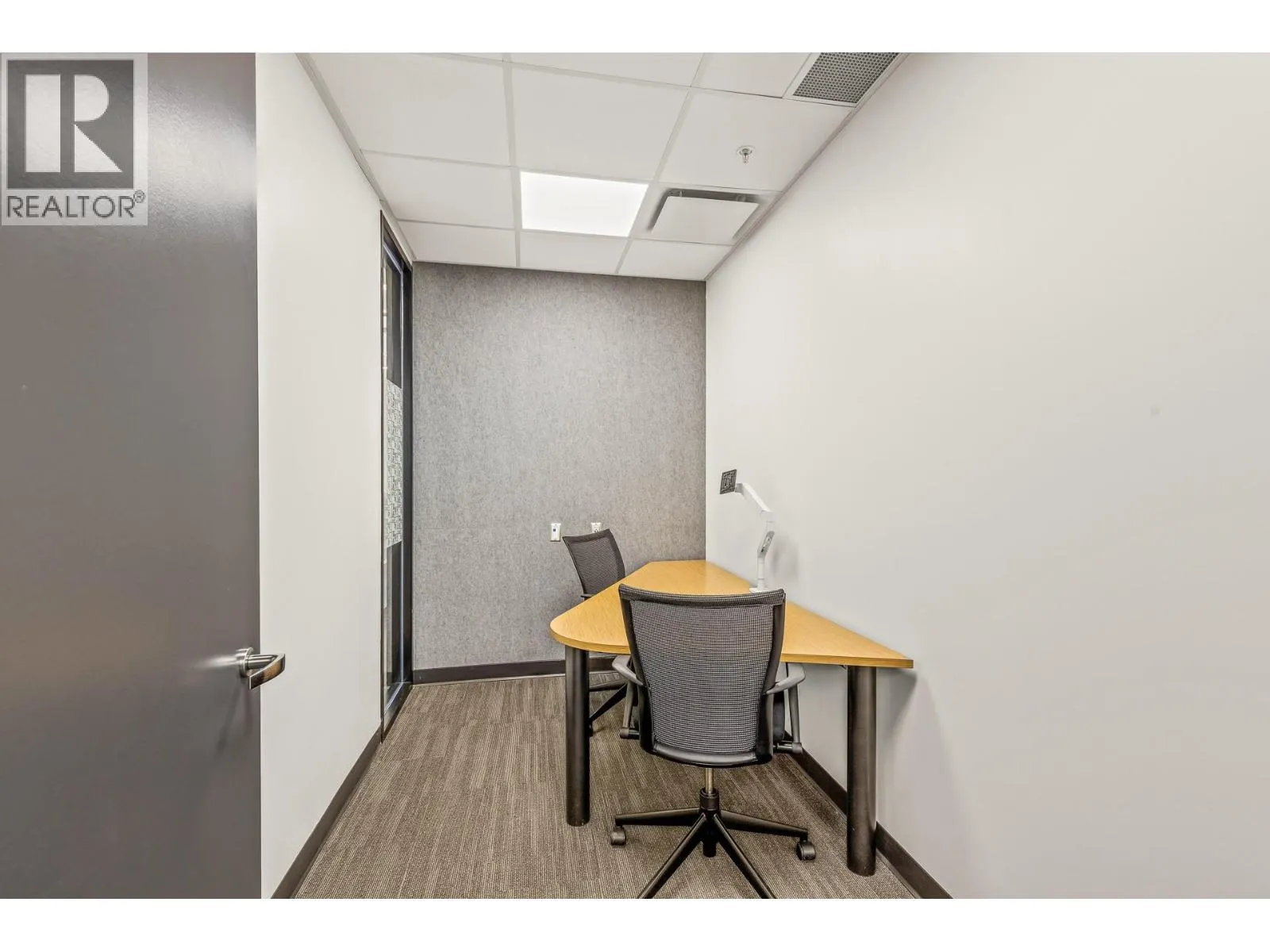 1628 Dickson Avenue Unit# 300