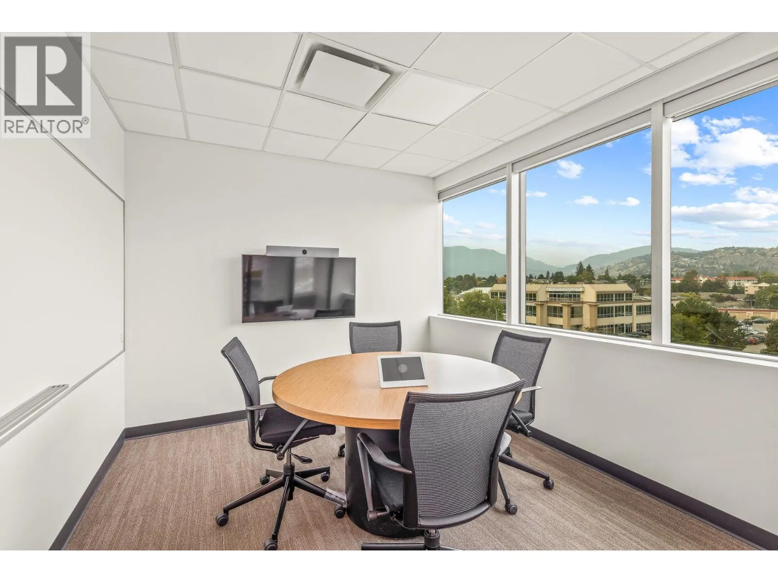1628 Dickson Avenue Unit# 300