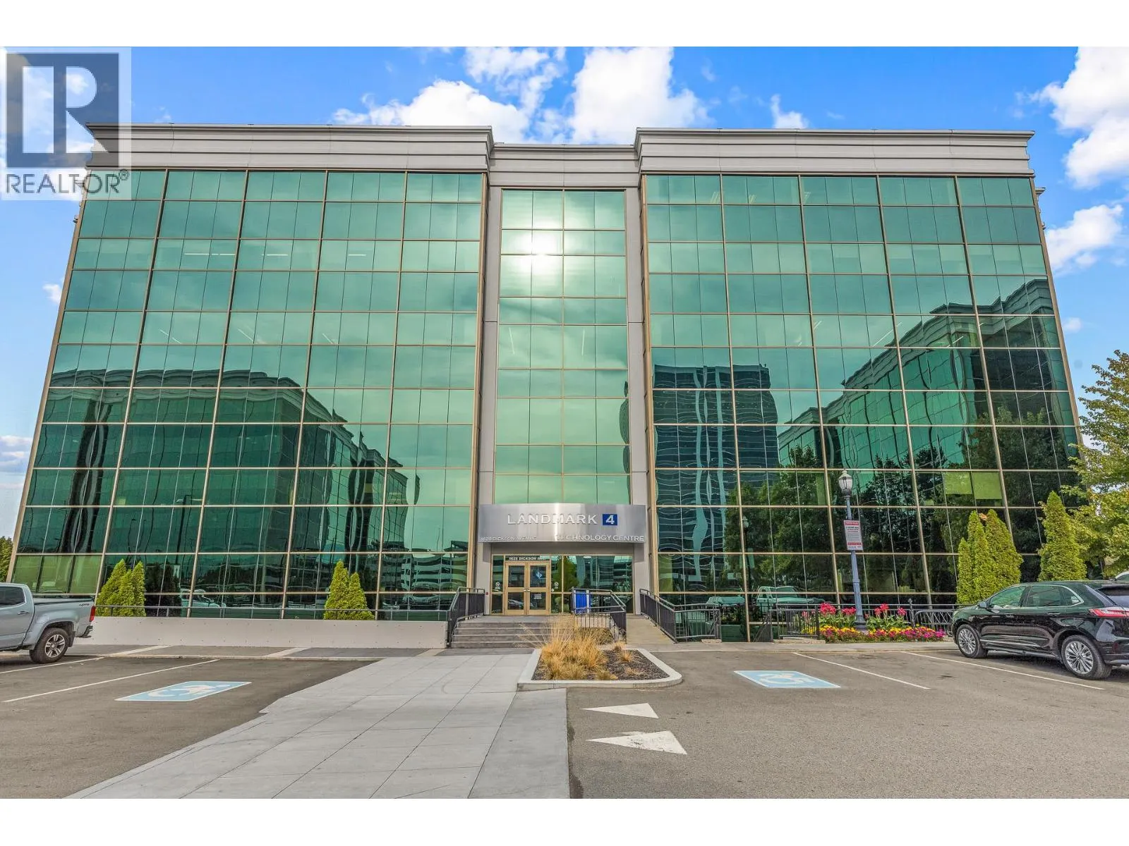 1628 Dickson Avenue Unit# 300