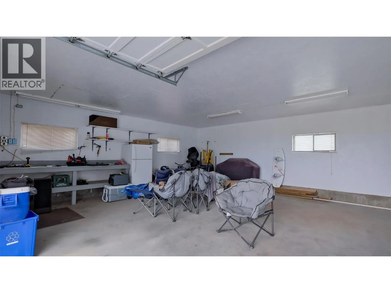 5711 White Street