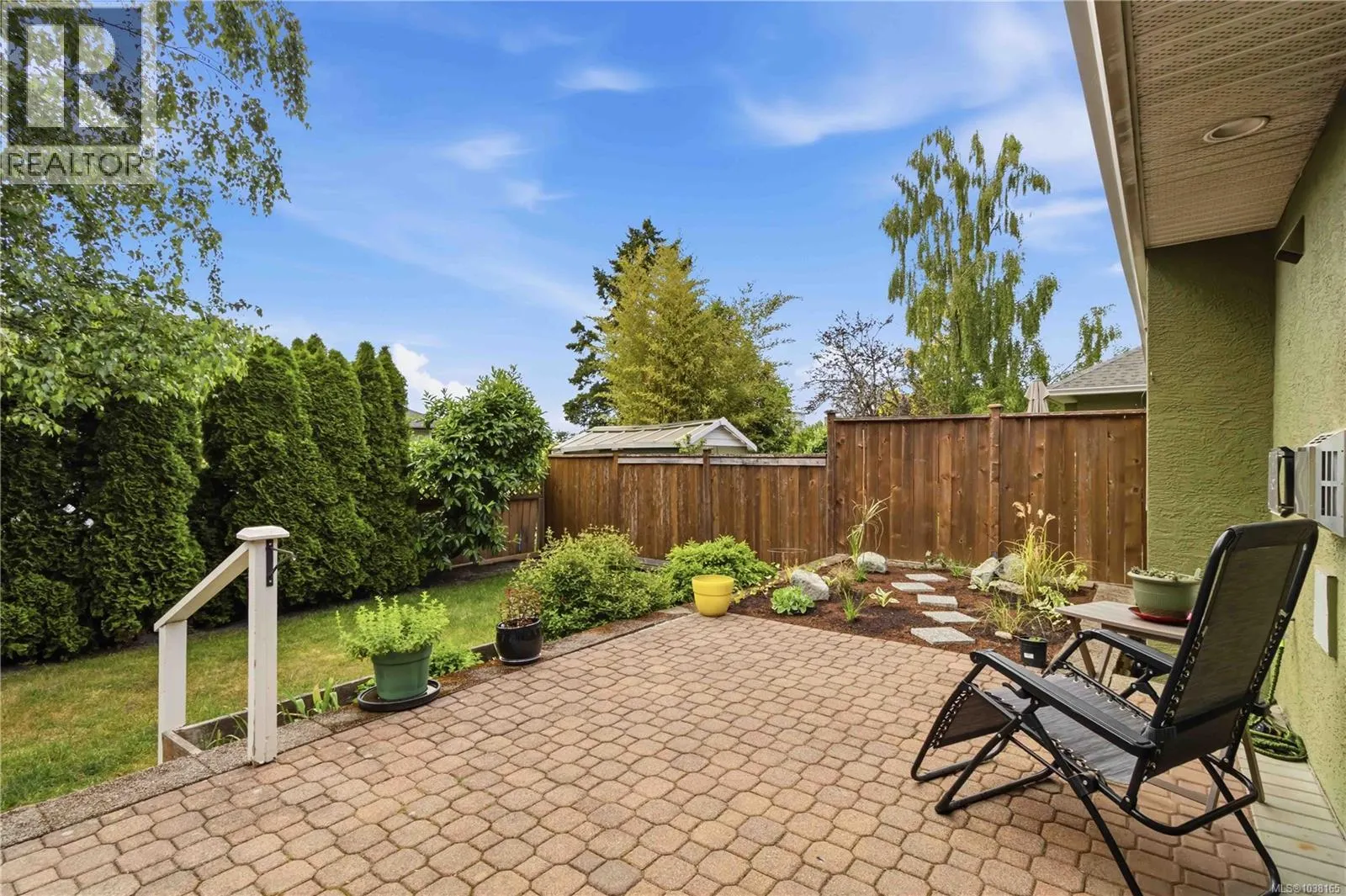 1056 Holly Park Rd