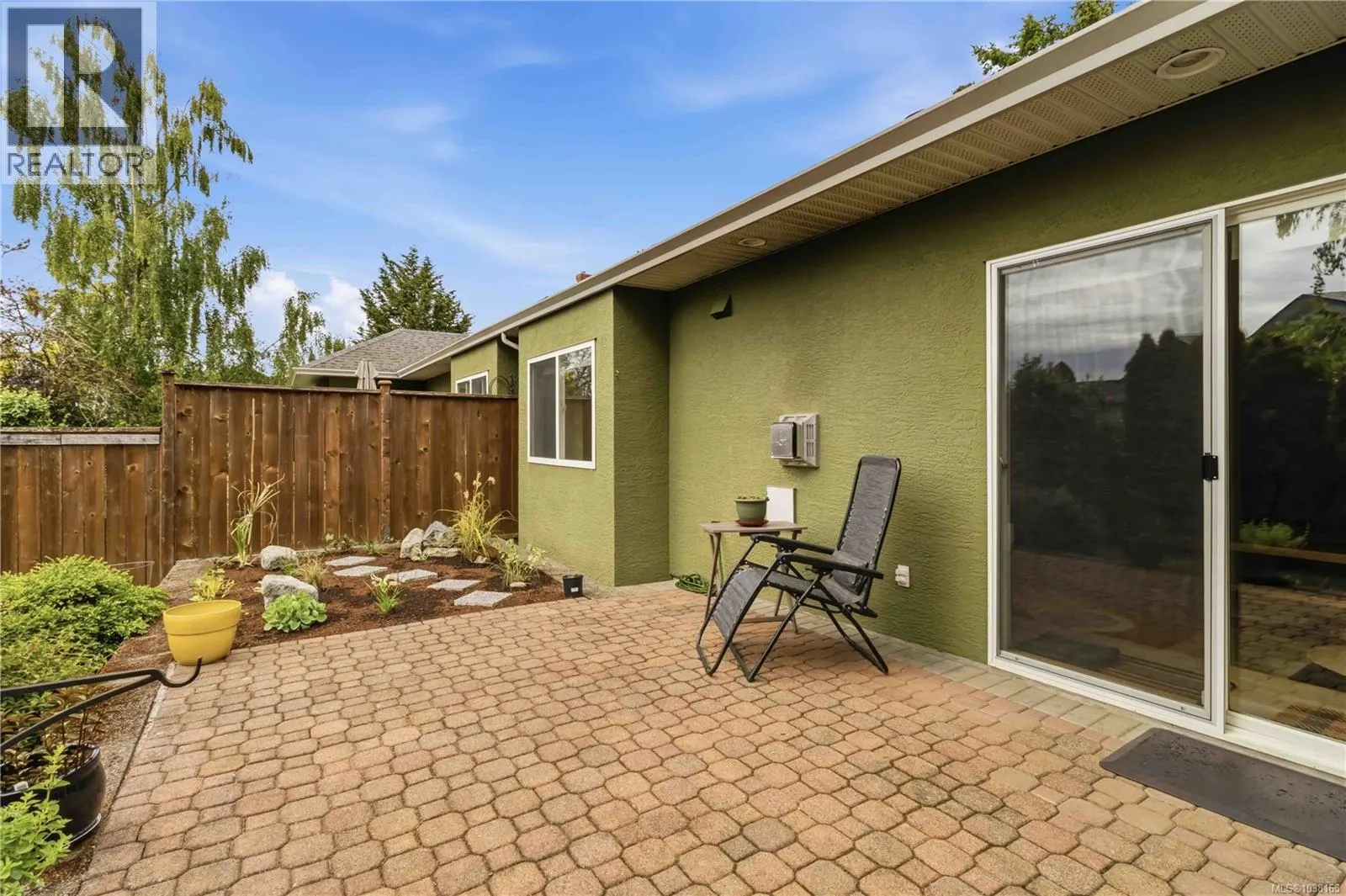 1056 Holly Park Rd