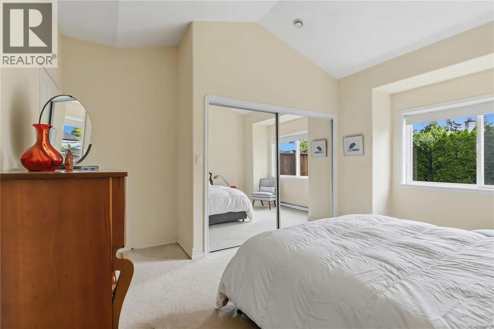 1056 Holly Park Rd