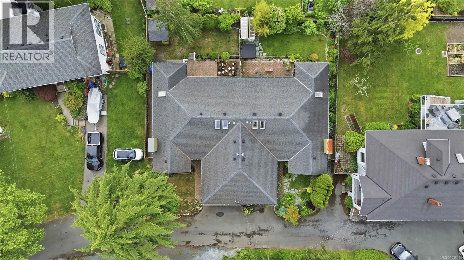 1056 Holly Park Rd