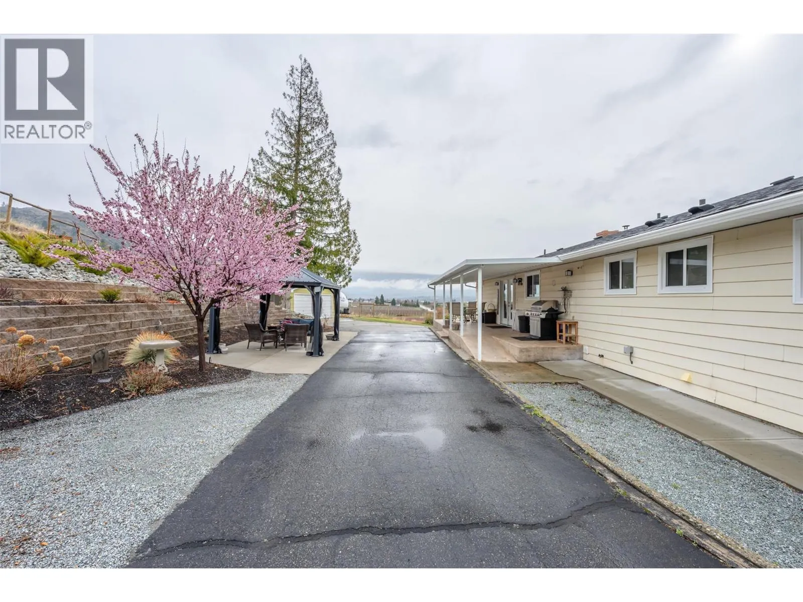 1418 FAIRVIEW Road