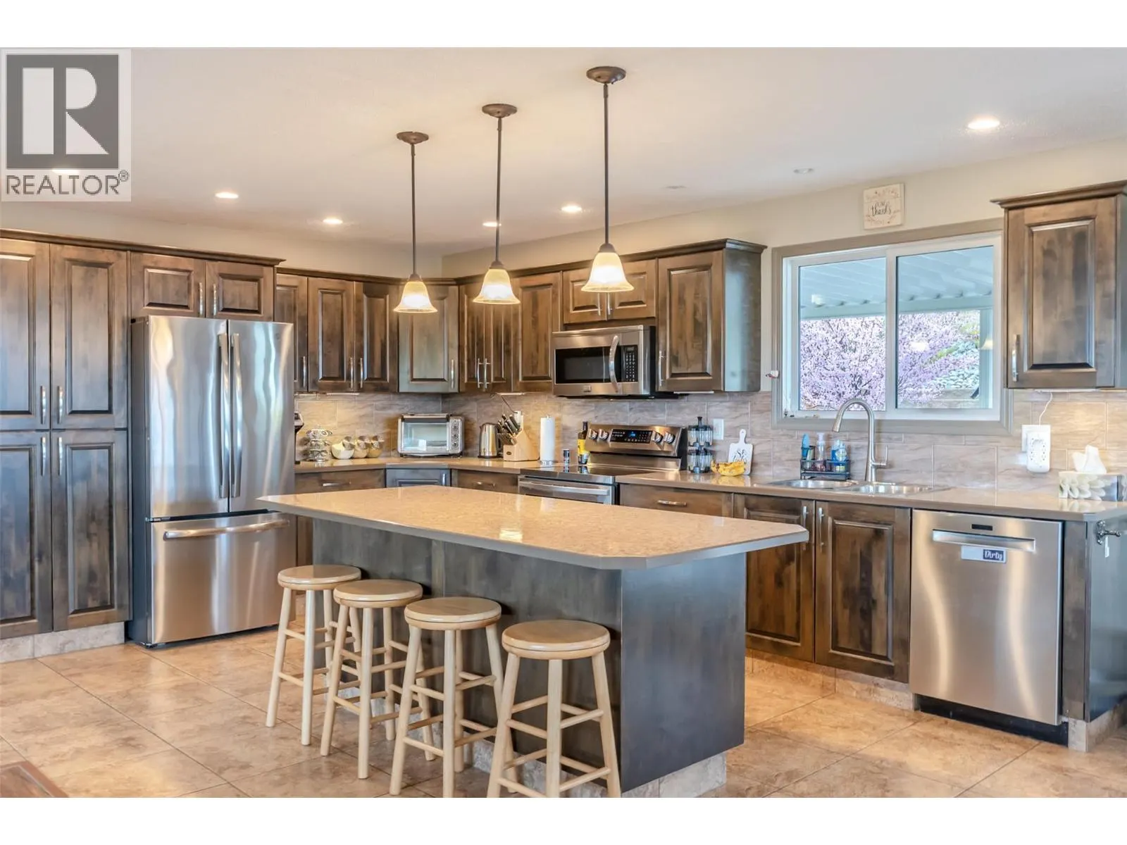 1418 FAIRVIEW Road