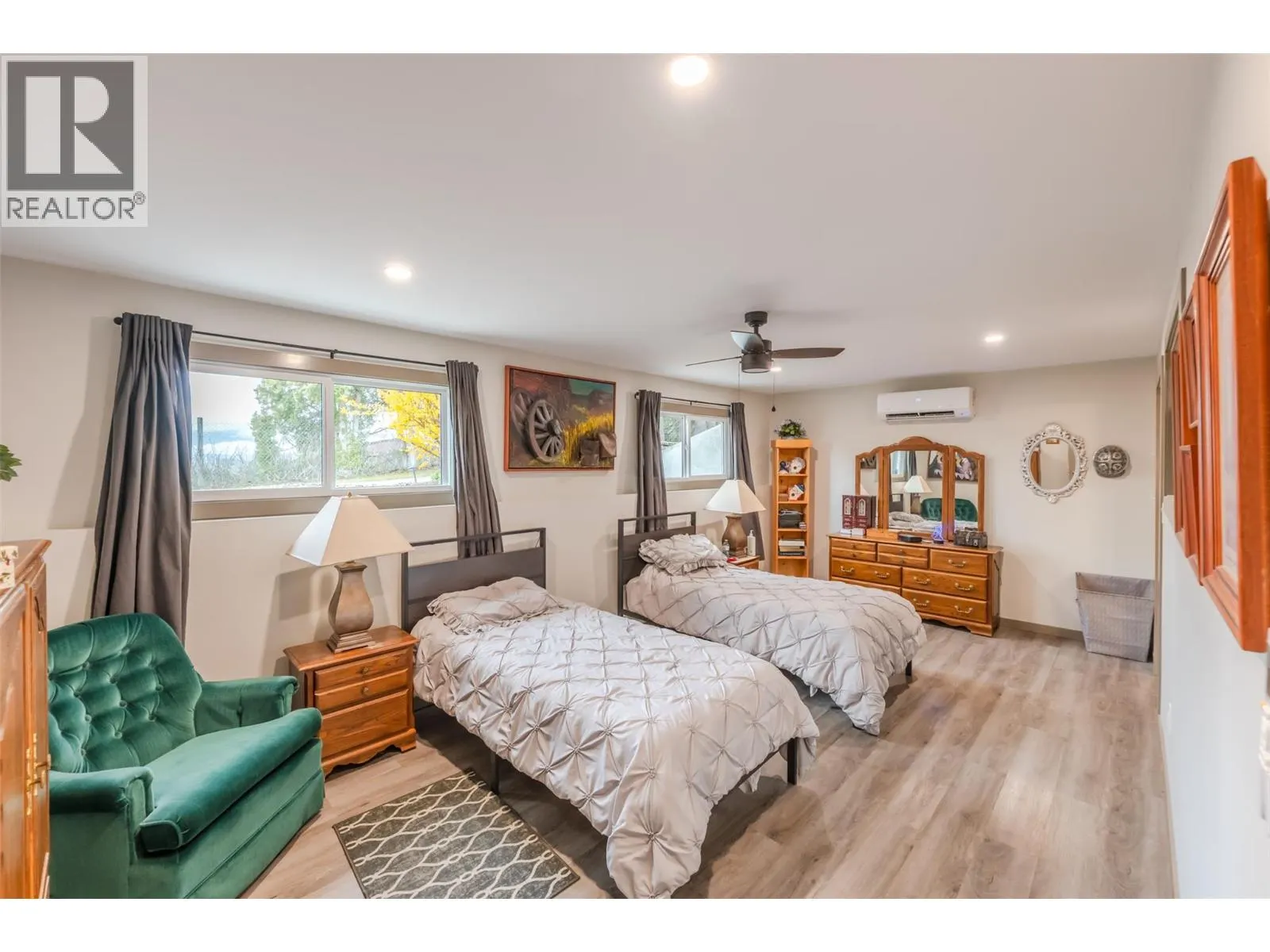 1418 FAIRVIEW Road