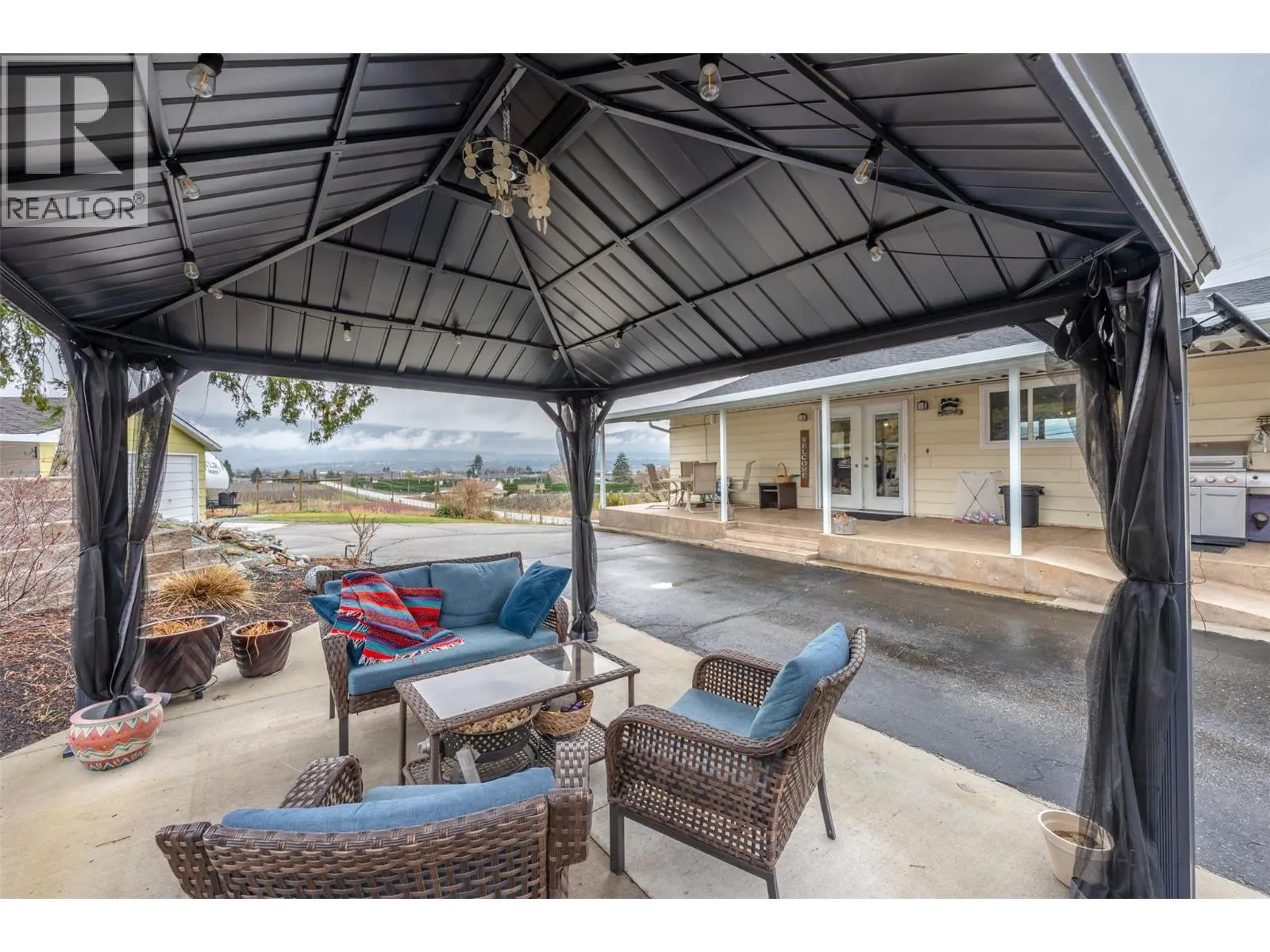 1418 FAIRVIEW Road