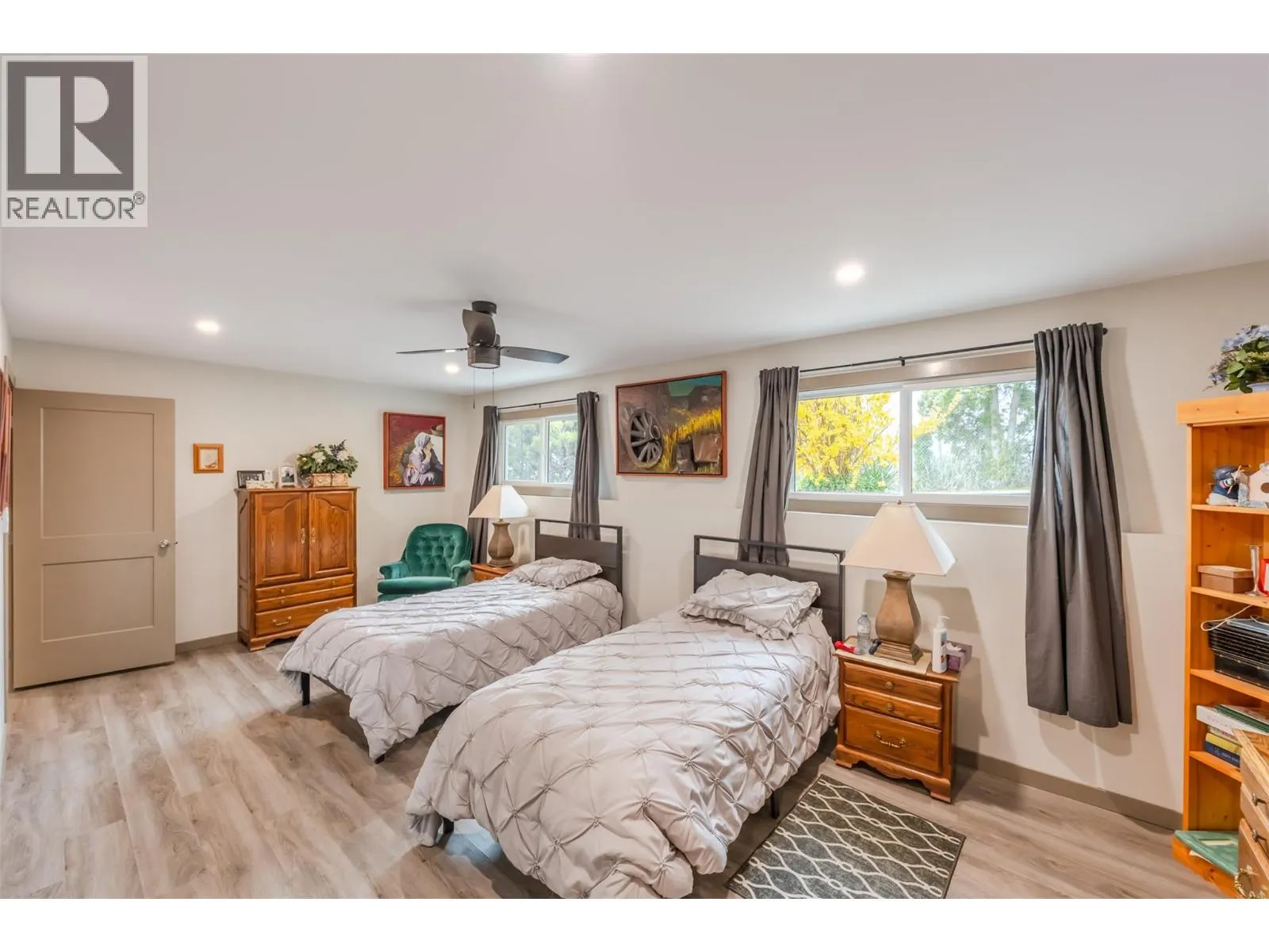 1418 FAIRVIEW Road