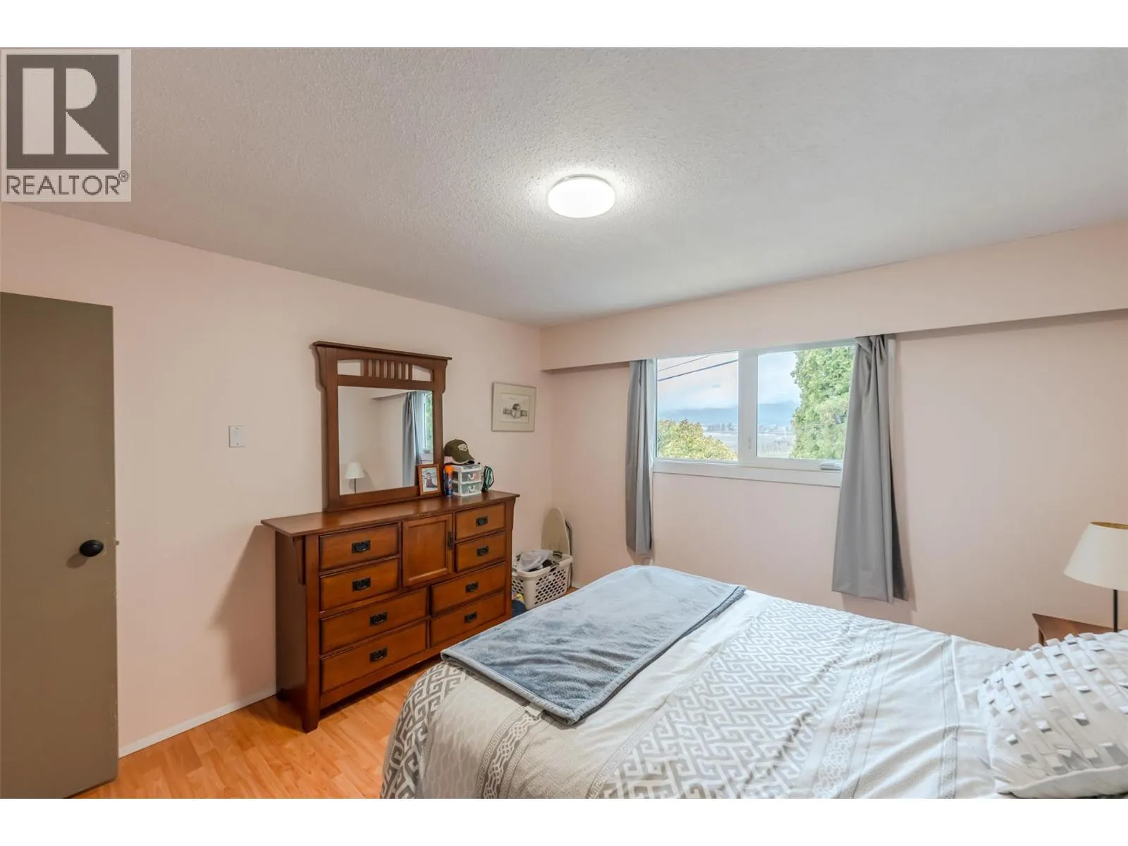 1418 FAIRVIEW Road