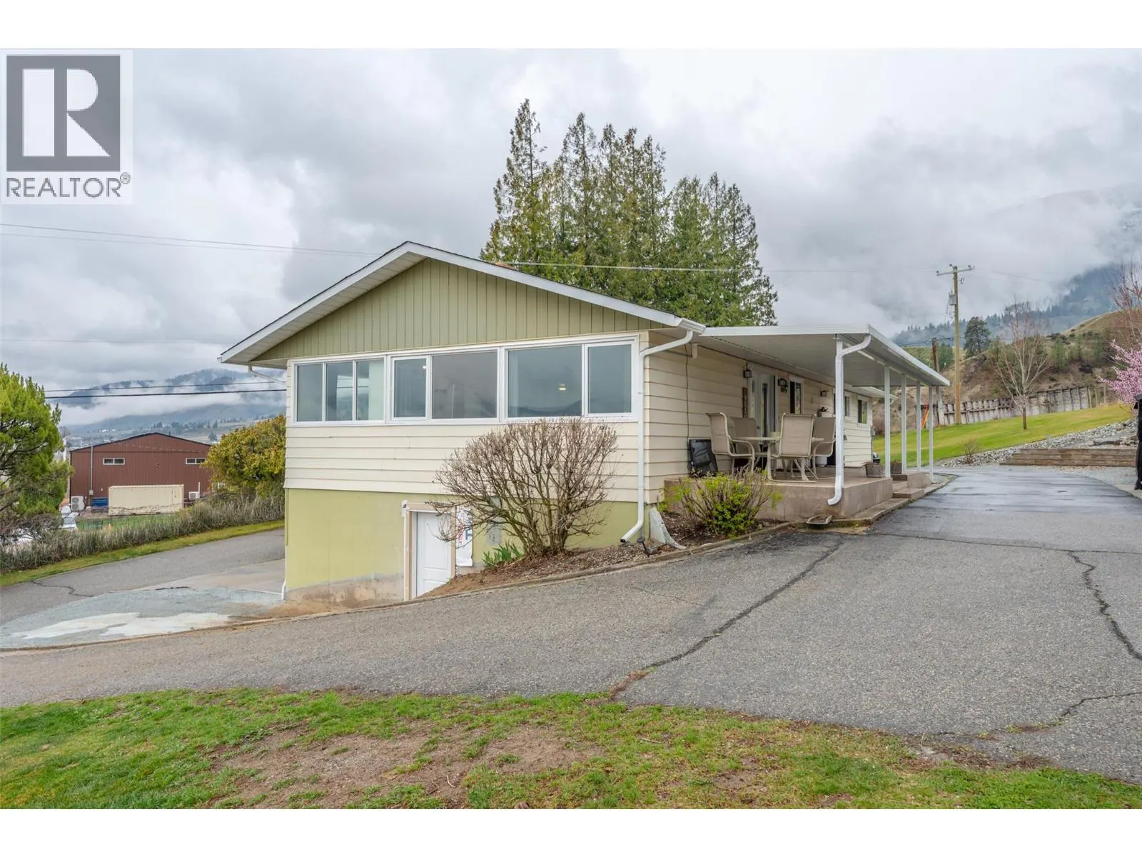 1418 FAIRVIEW Road