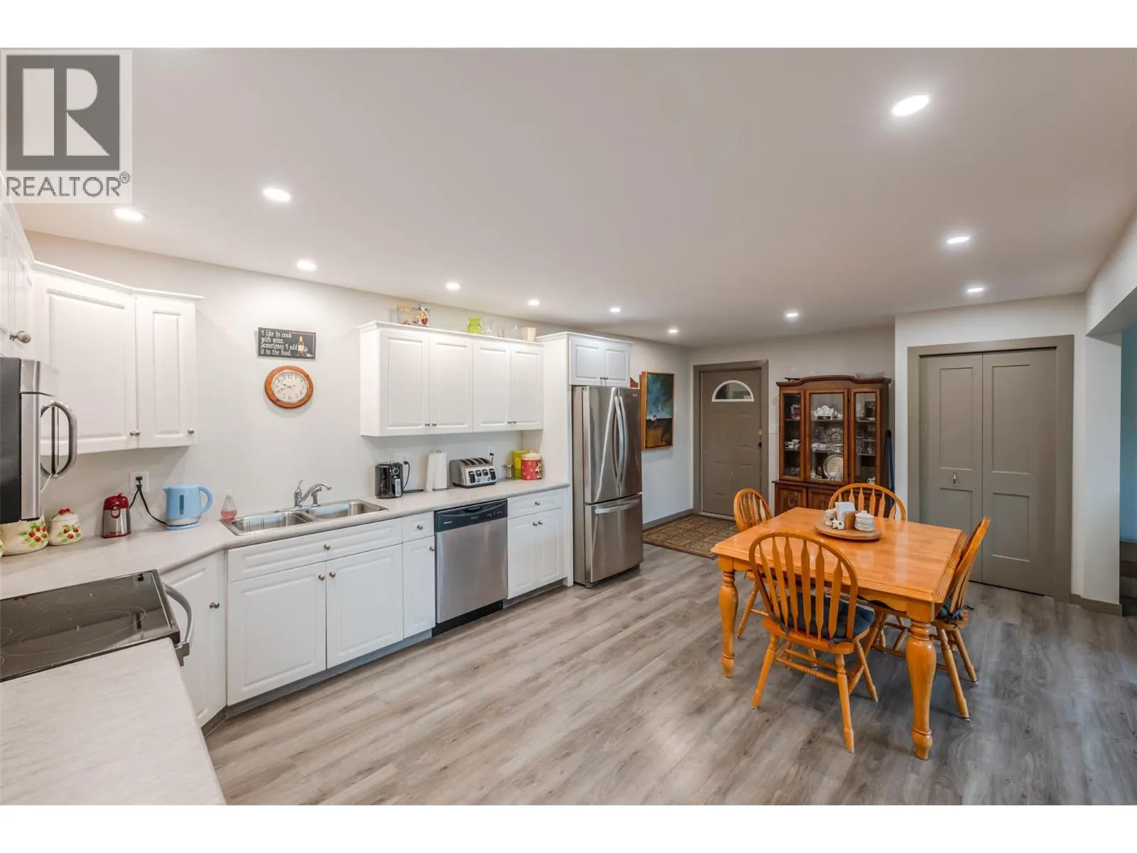 1418 FAIRVIEW Road