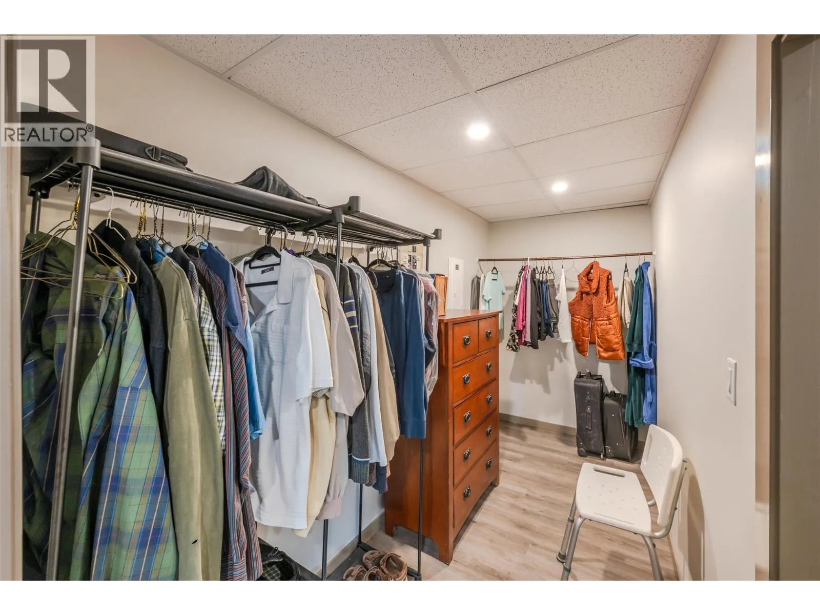 1418 FAIRVIEW Road