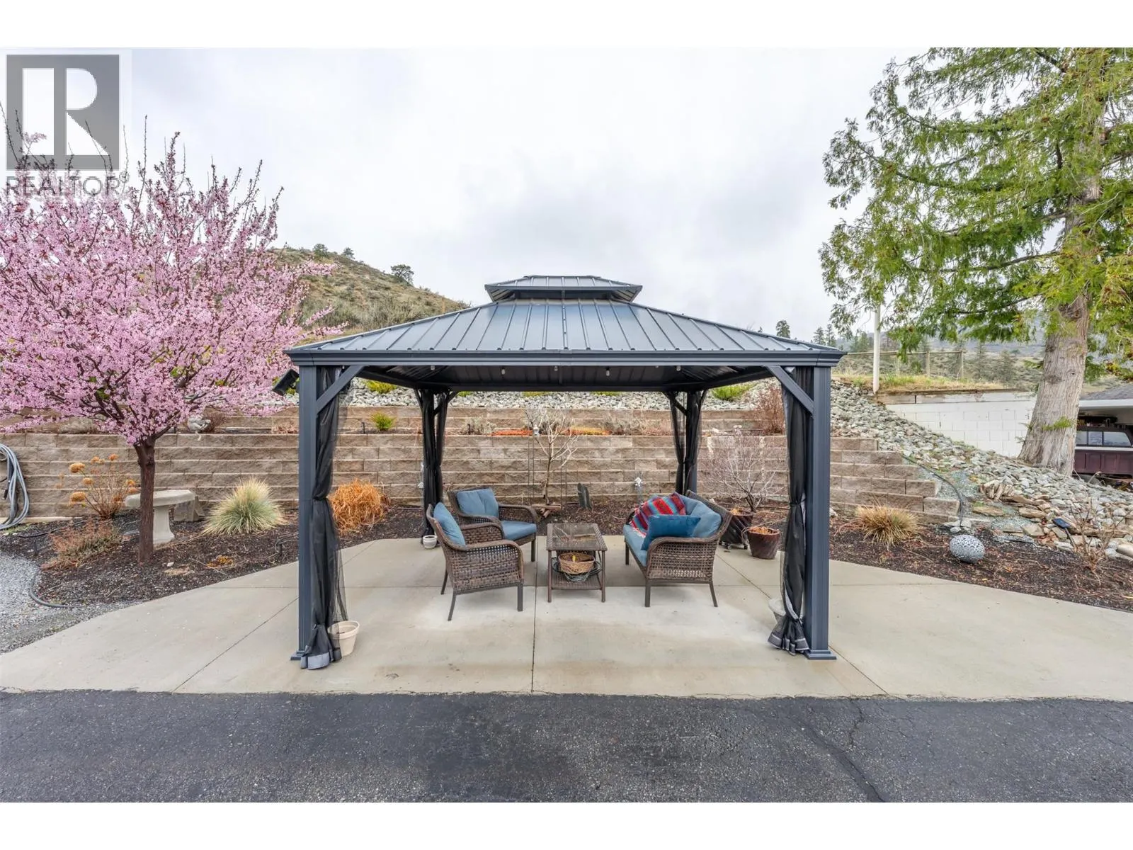 1418 FAIRVIEW Road