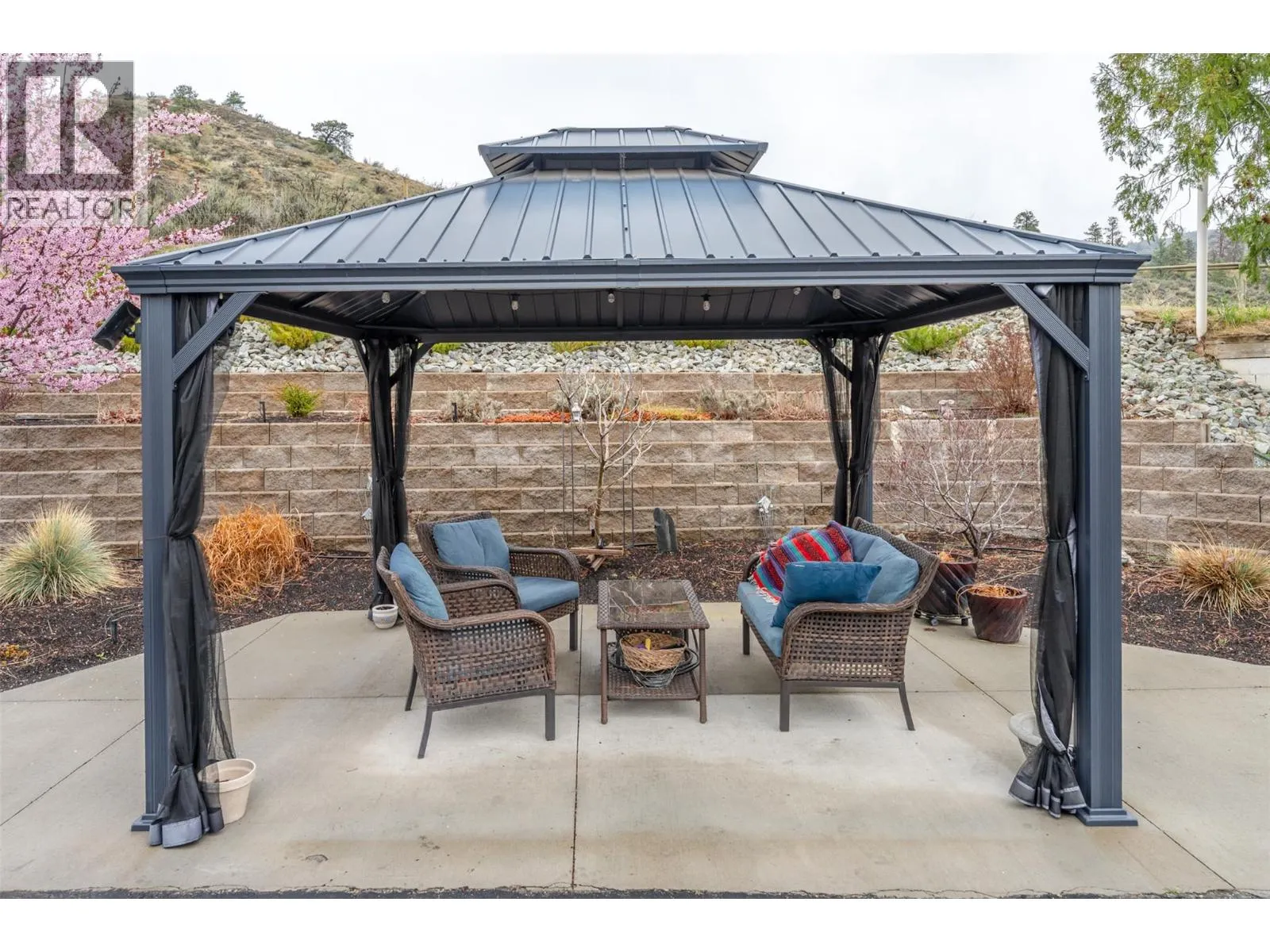 1418 FAIRVIEW Road