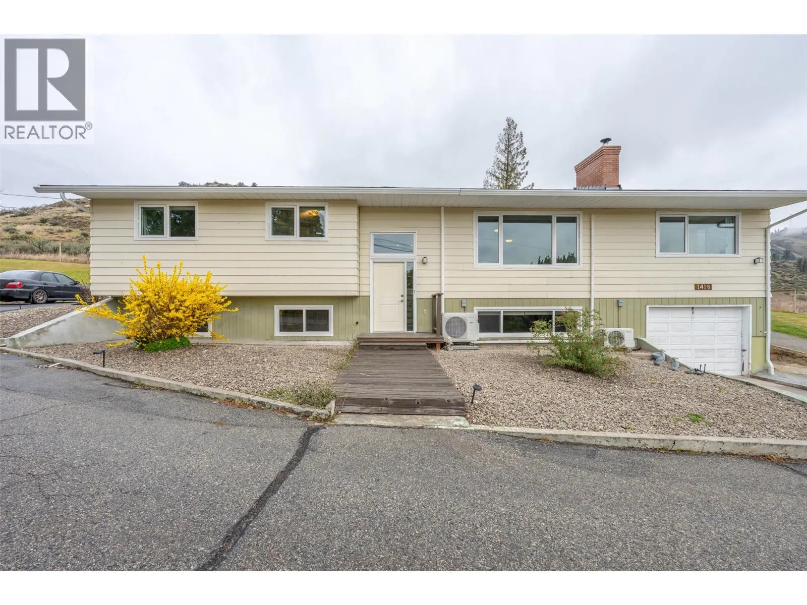 1418 FAIRVIEW Road