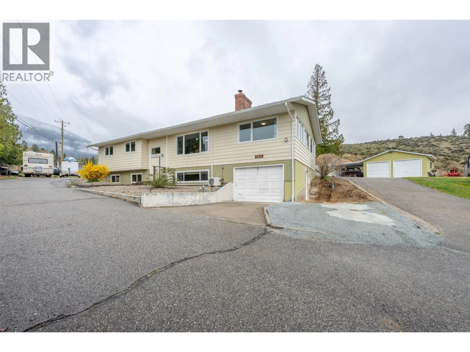 1418 FAIRVIEW Road