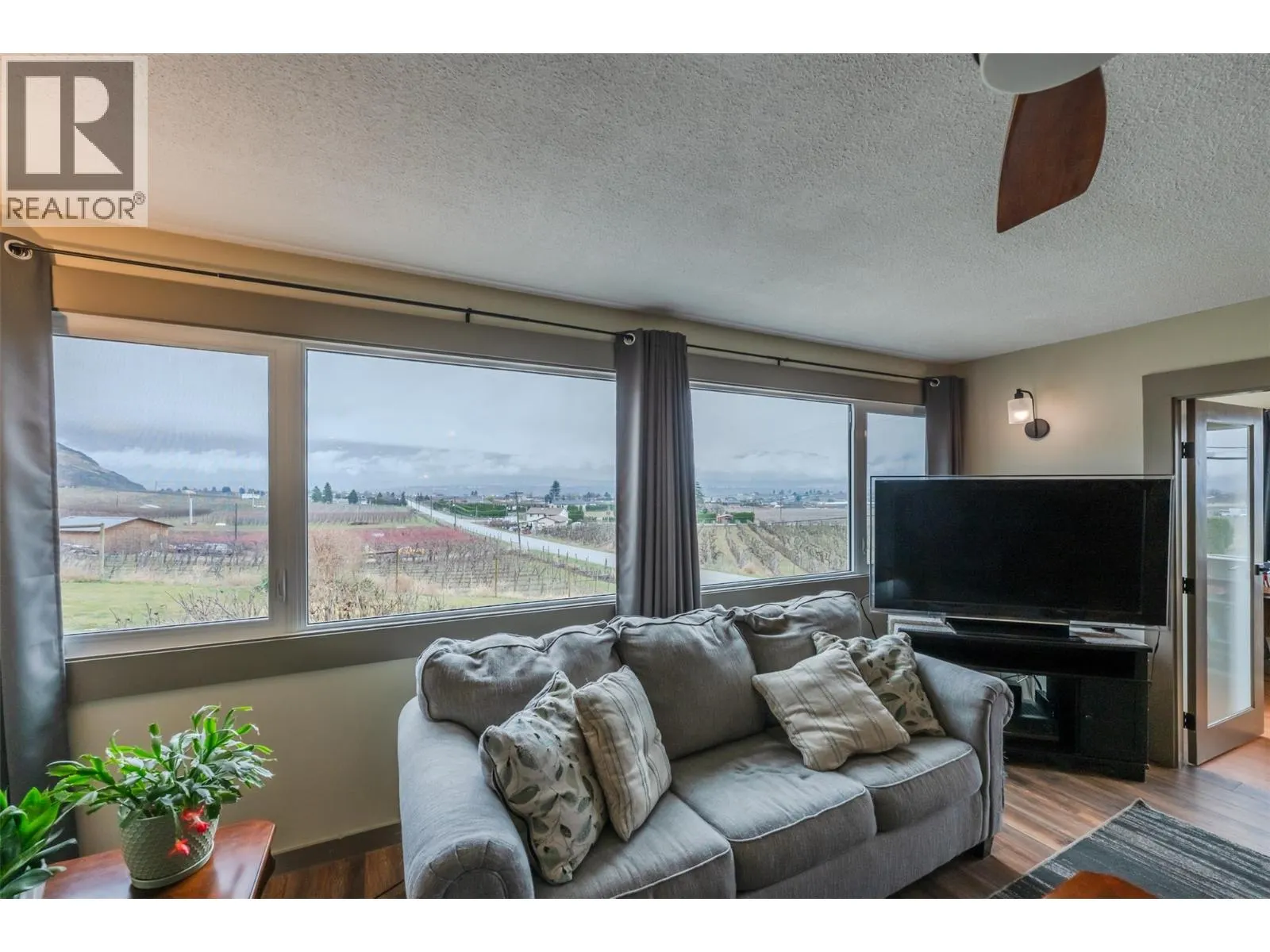 1418 FAIRVIEW Road