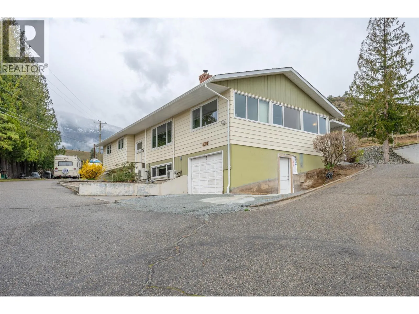 1418 FAIRVIEW Road