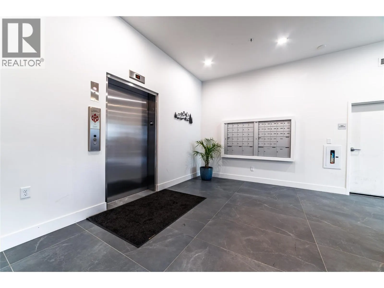 514 VICTORIA Street Unit# 207