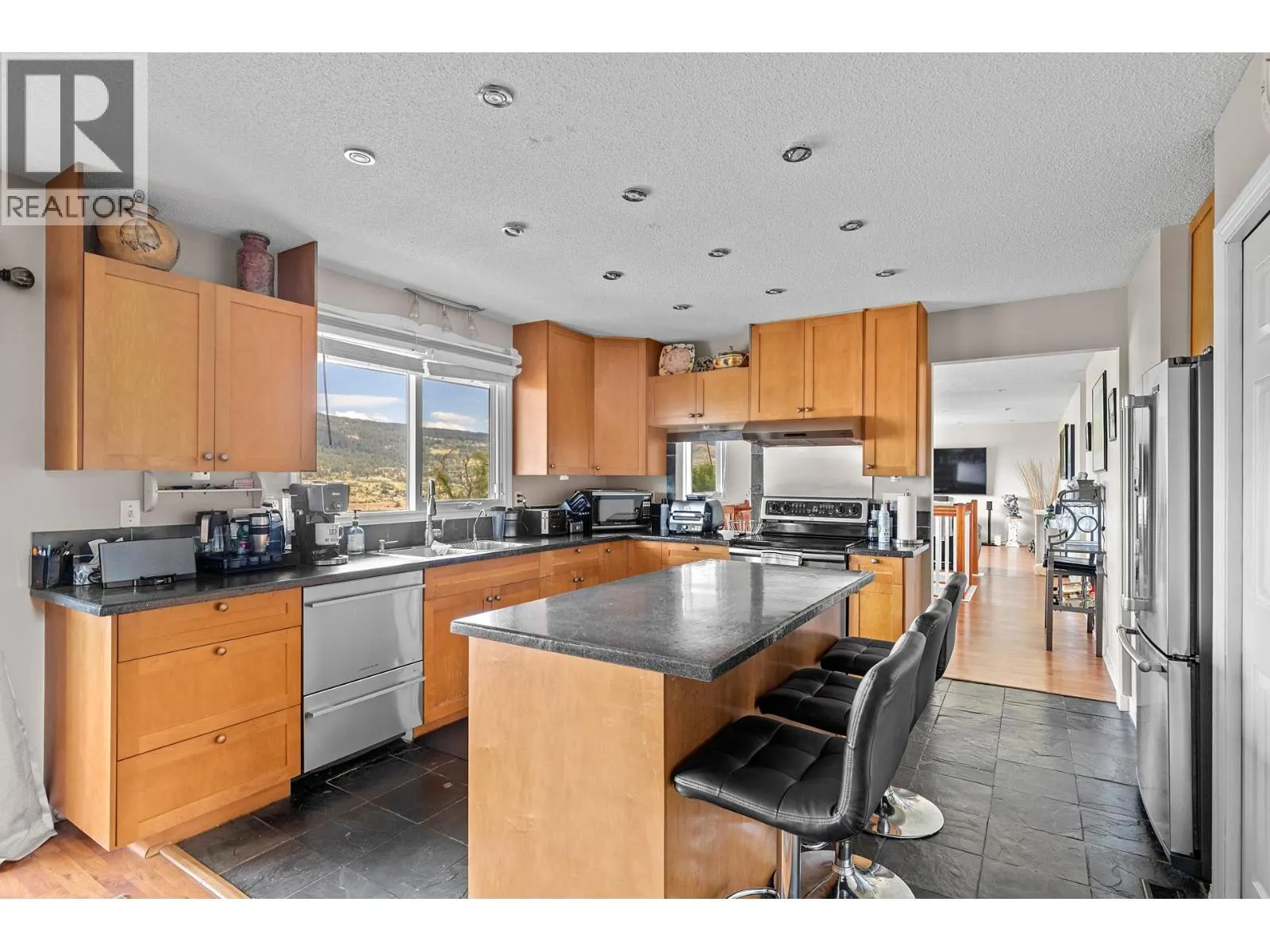 136 Stepping Stones Crescent