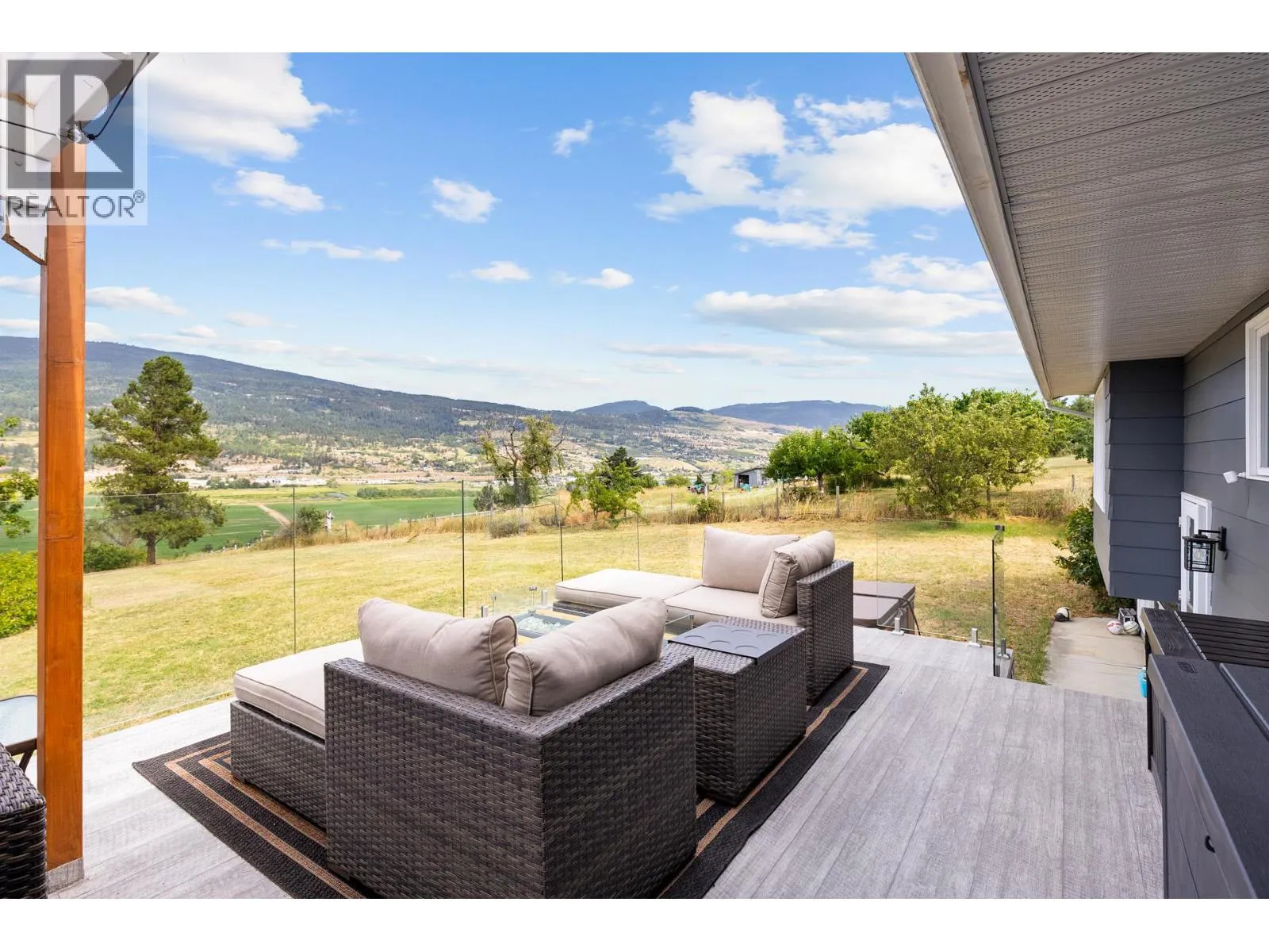 136 Stepping Stones Crescent