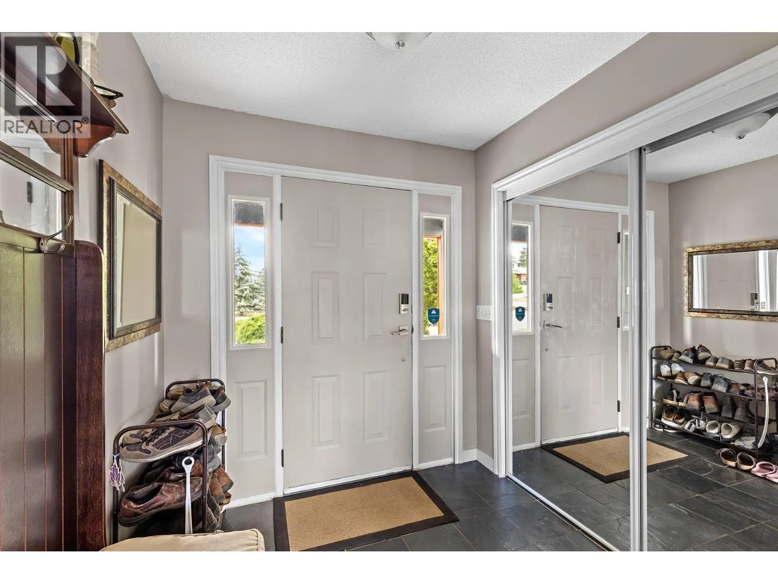 136 Stepping Stones Crescent