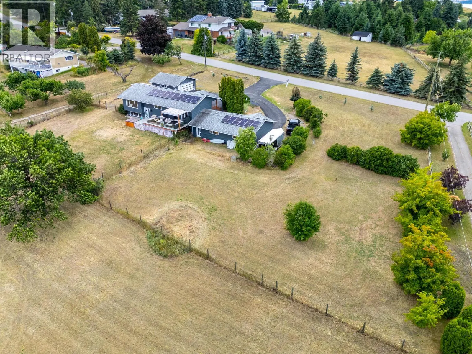 136 Stepping Stones Crescent