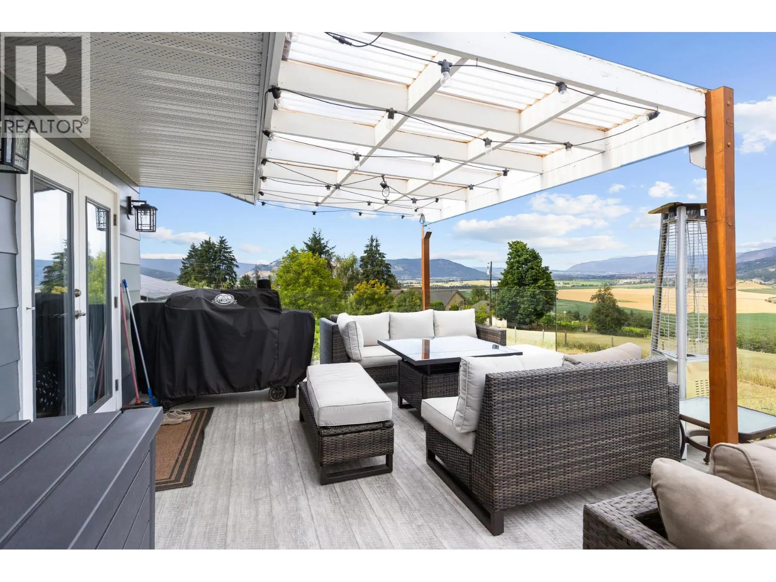 136 Stepping Stones Crescent