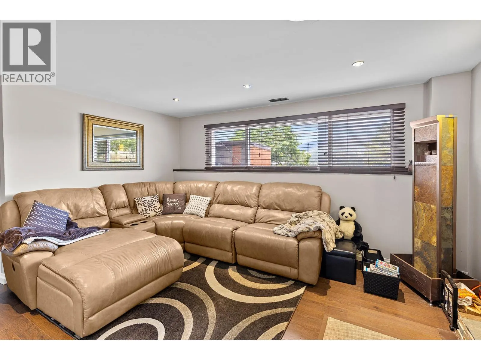 136 Stepping Stones Crescent