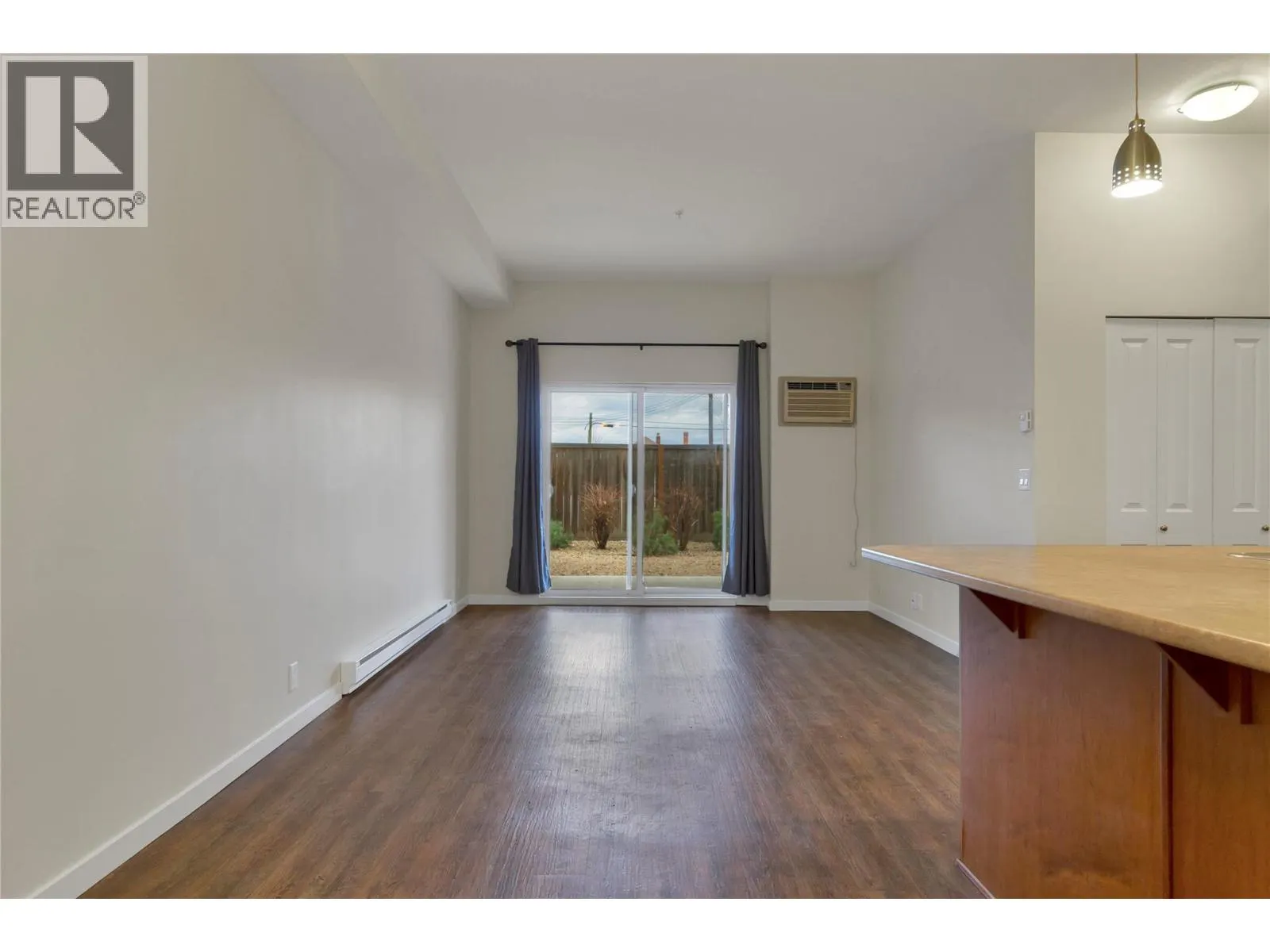 4205 27 Street Unit# 103