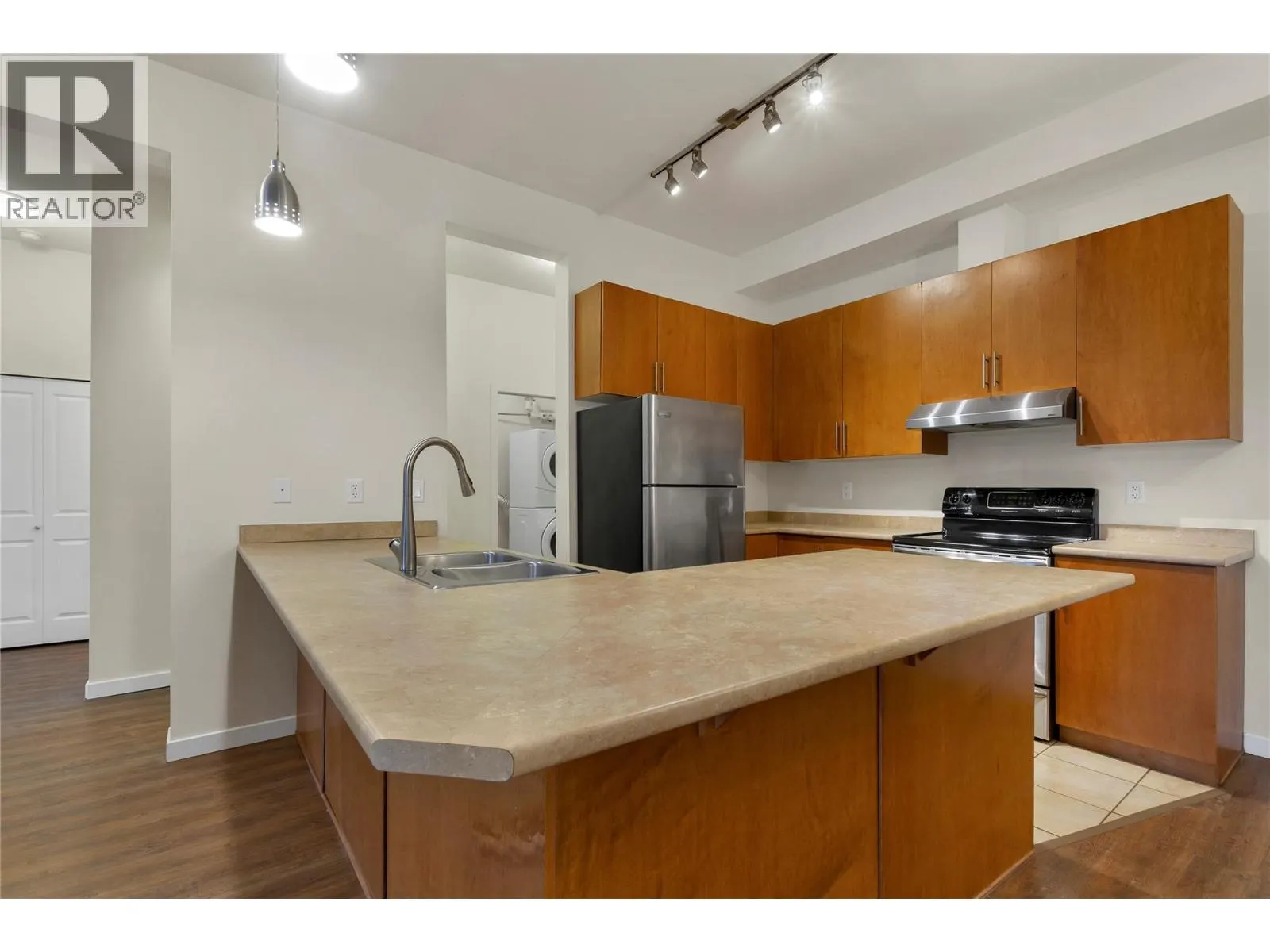 4205 27 Street Unit# 103