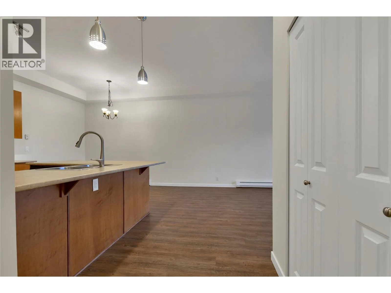 4205 27 Street Unit# 103