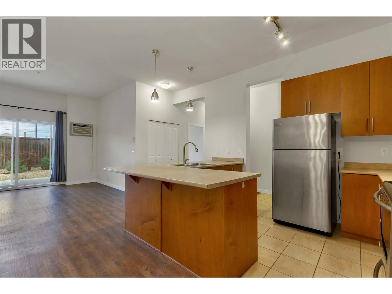 4205 27 Street Unit# 103
