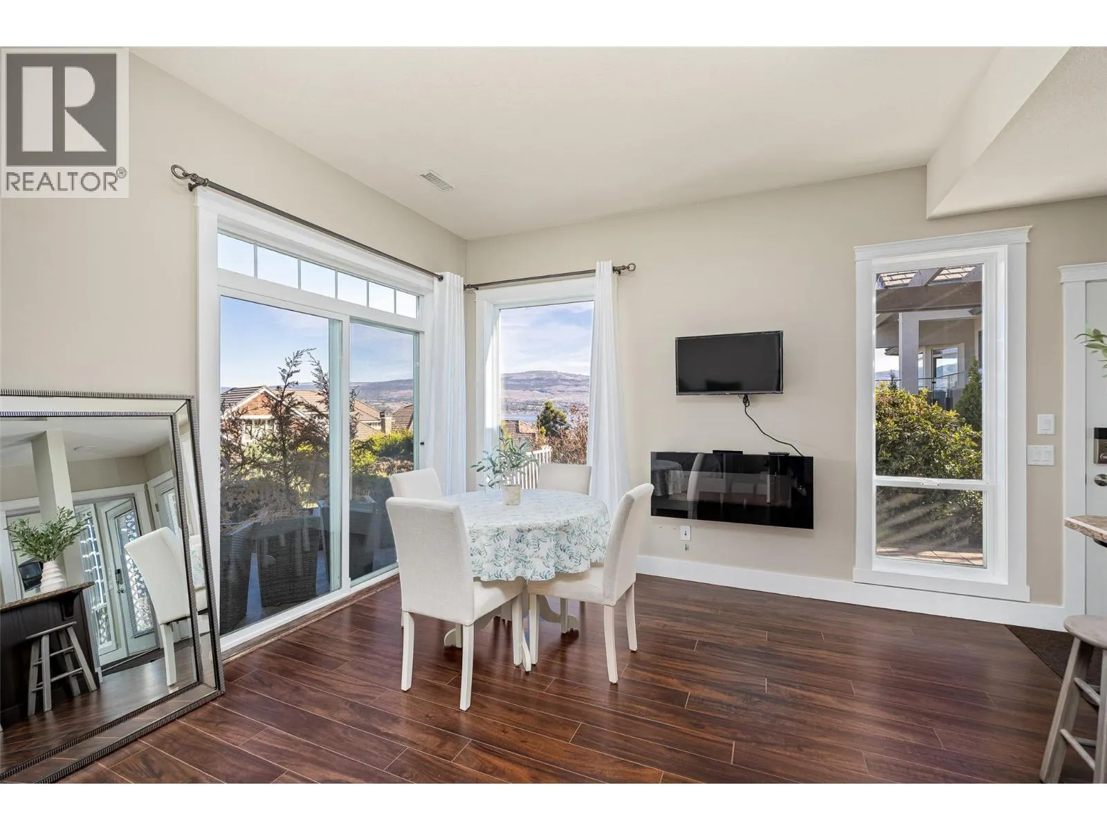 2584 Lucinde Road