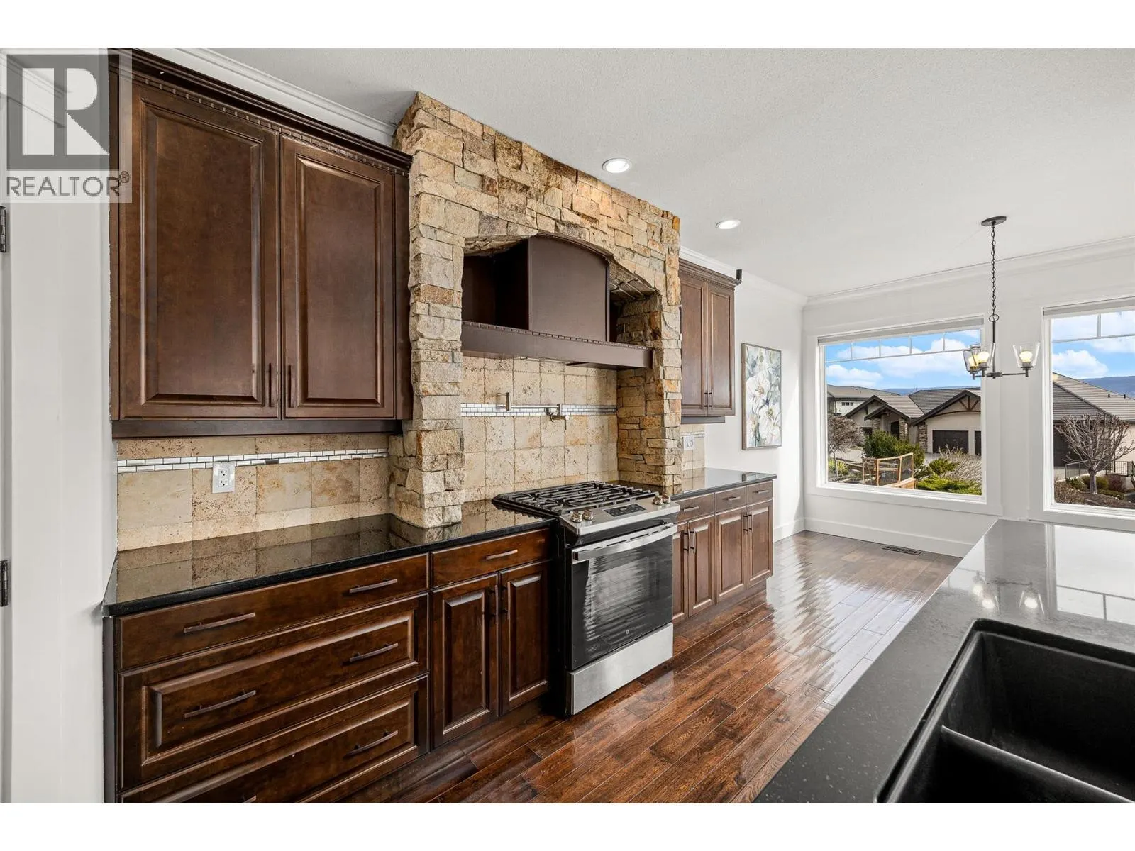 2584 Lucinde Road