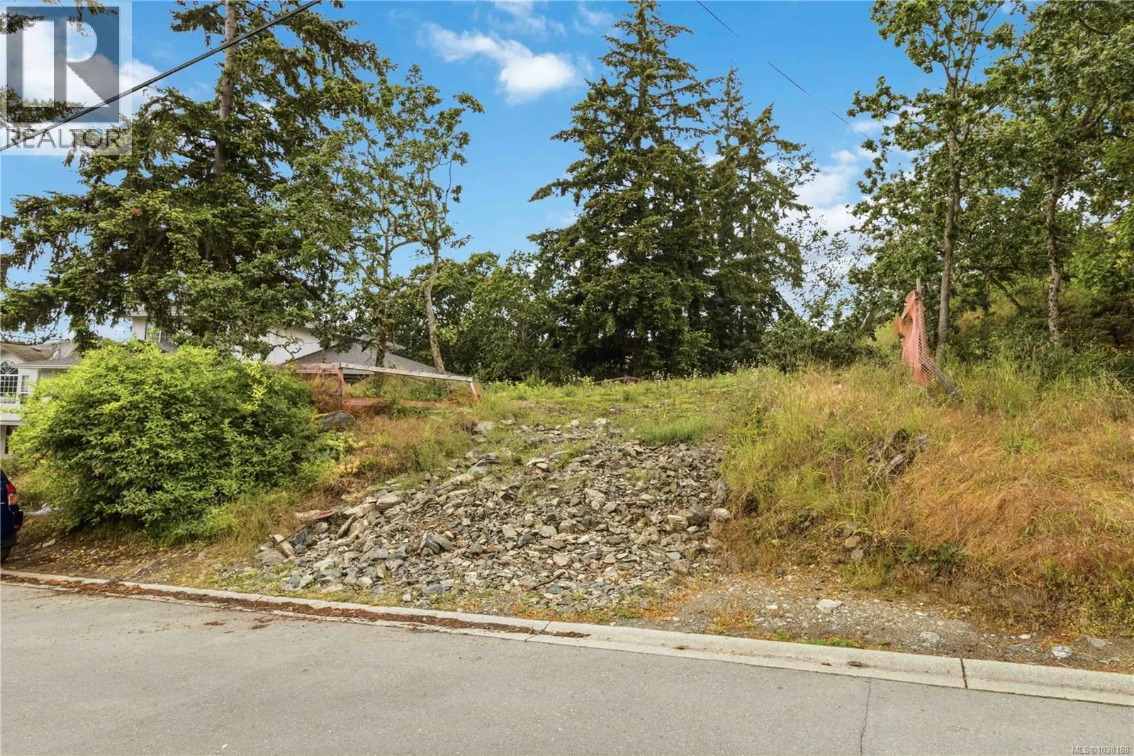 2204 Burnside Rd W