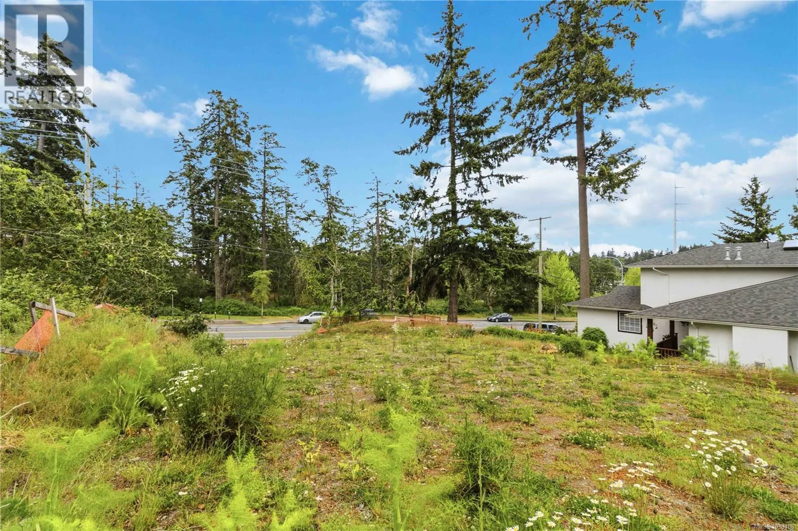 2204 Burnside Rd W
