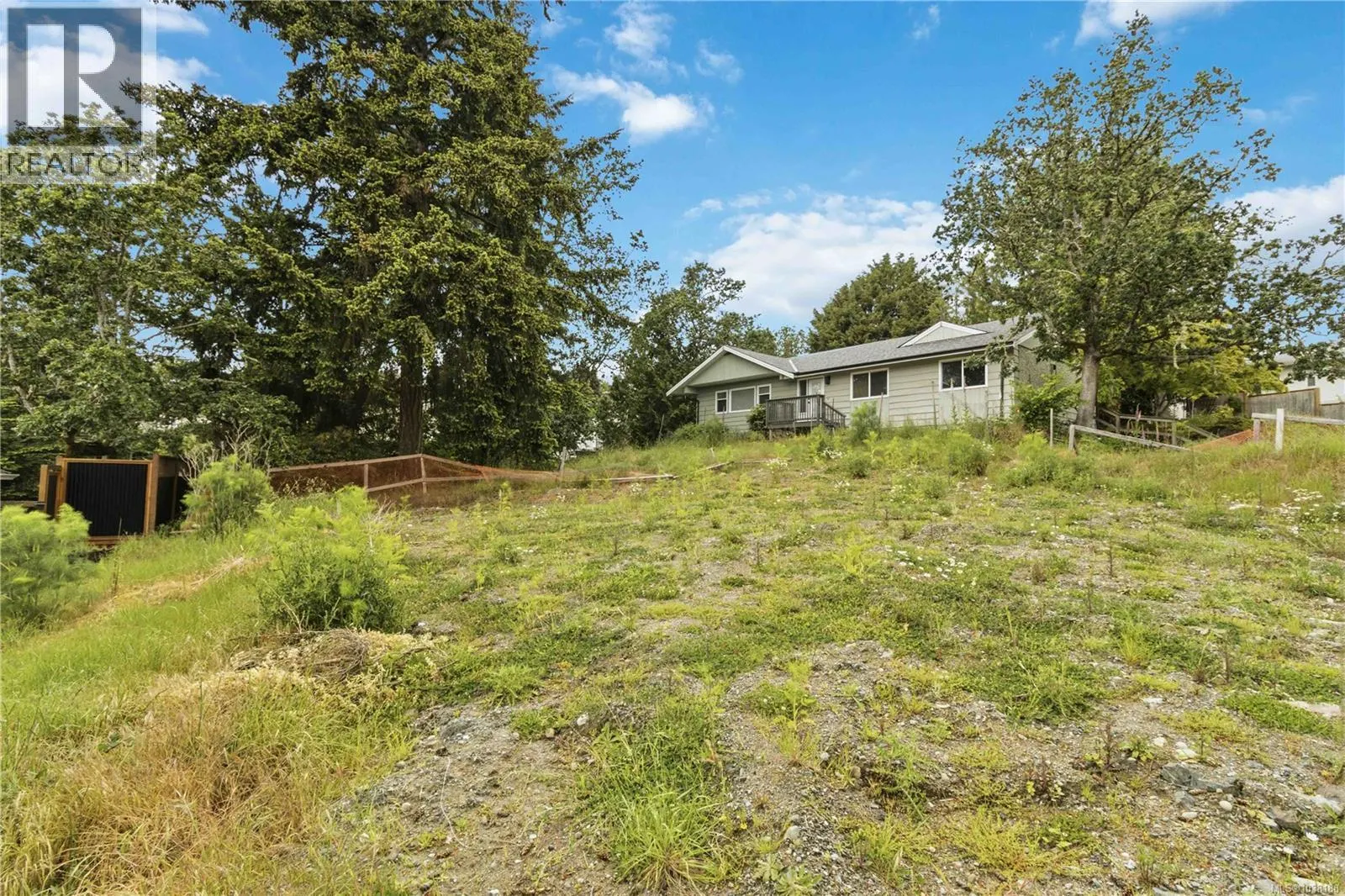 2204 Burnside Rd W