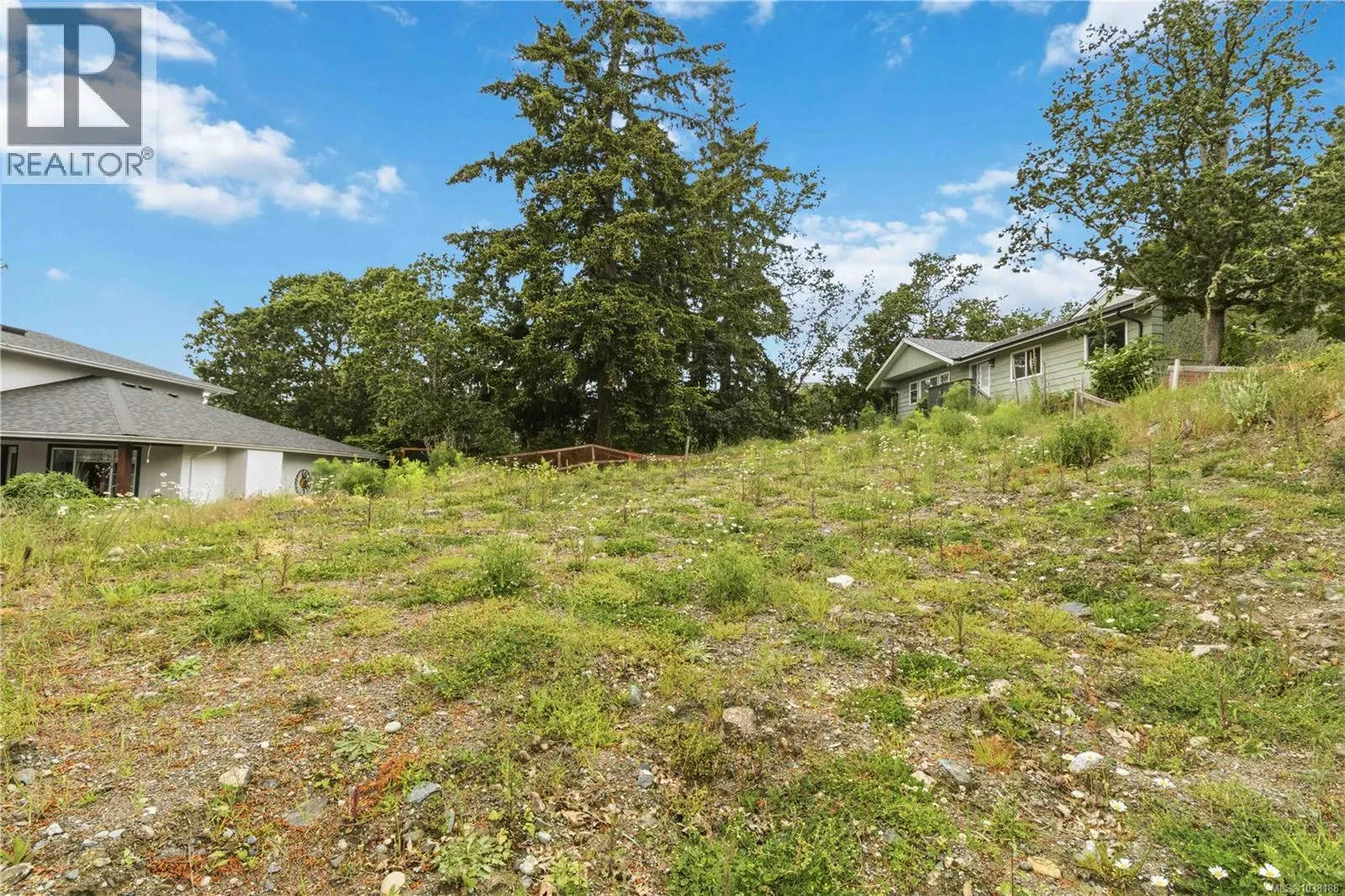 2204 Burnside Rd W