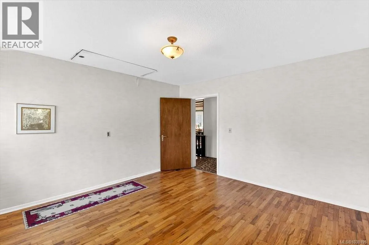 7251 Thompson Rd