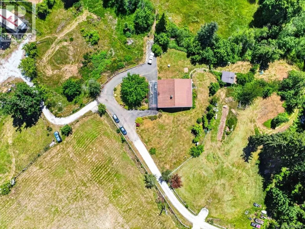 7251 Thompson Rd
