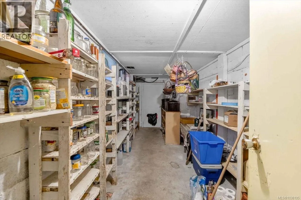 7251 Thompson Rd