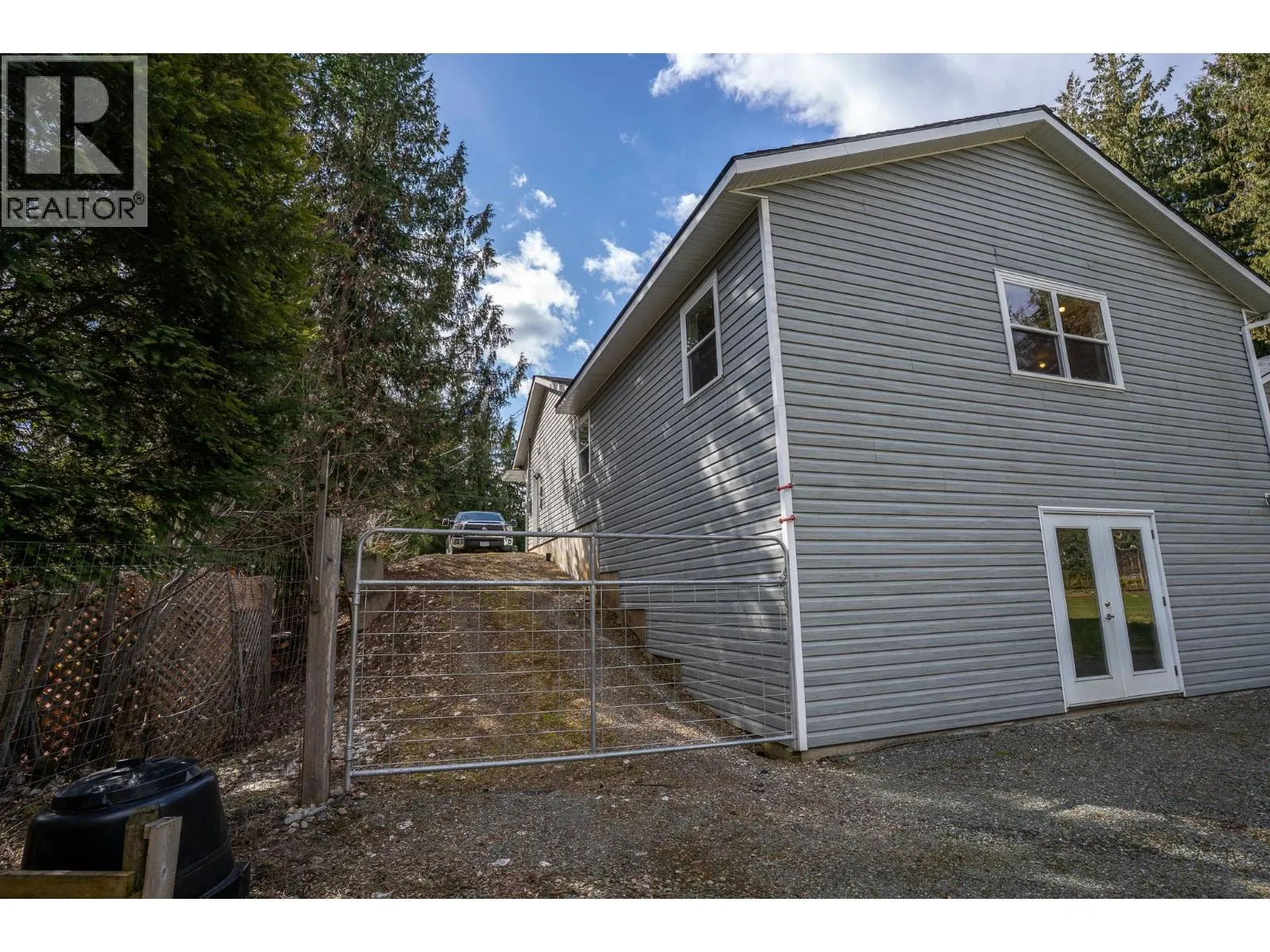 2399 HILLEN Crescent