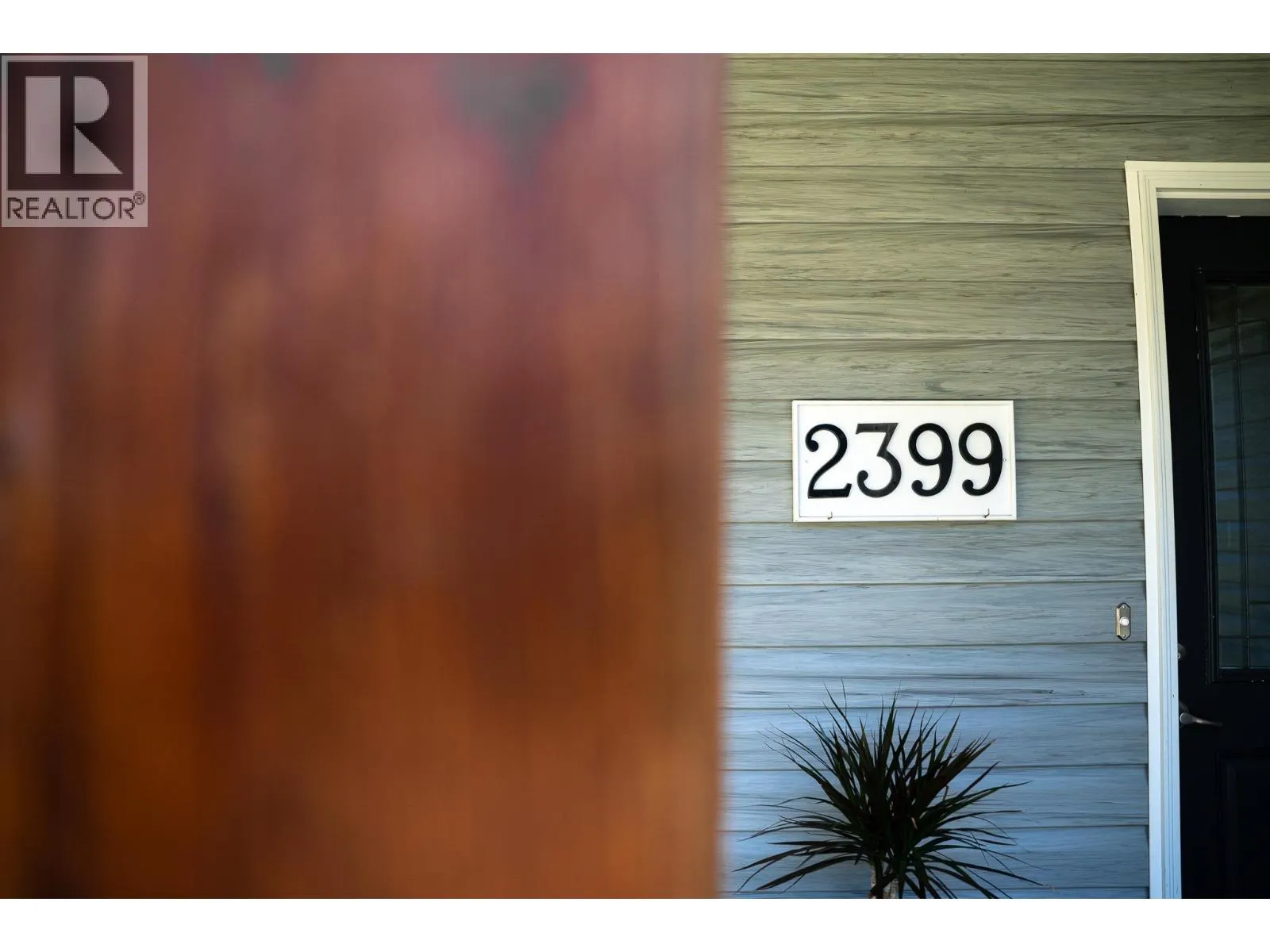 2399 HILLEN Crescent