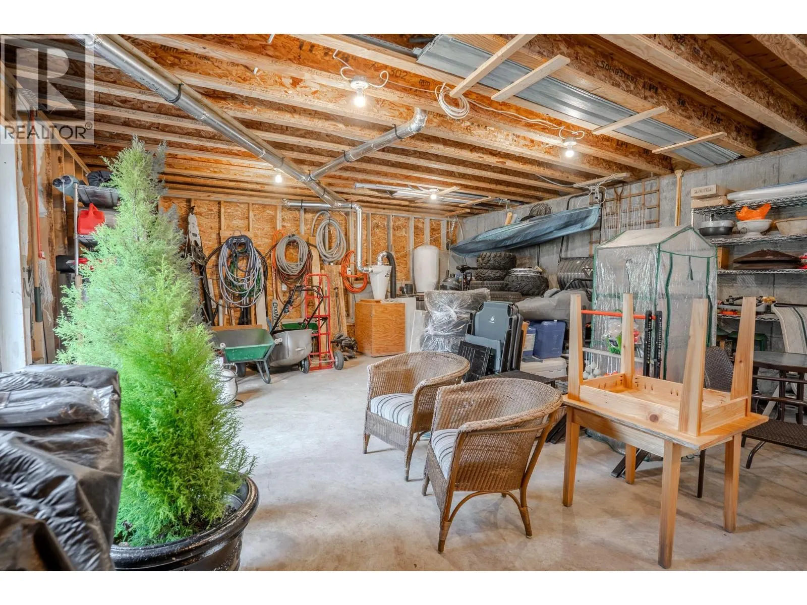 2399 HILLEN Crescent