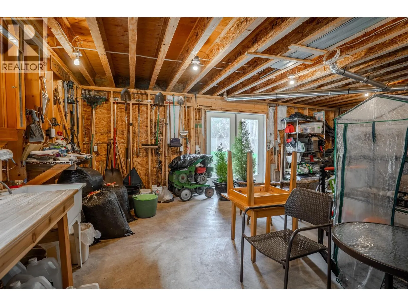 2399 HILLEN Crescent