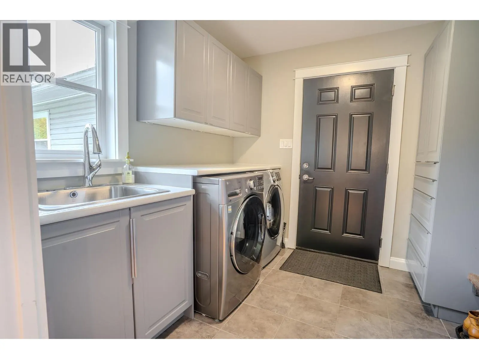 2399 HILLEN Crescent